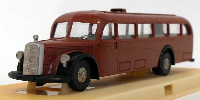 Brekina Models 1/87 Scale 165 - Mercedes Benz Coach - Brown