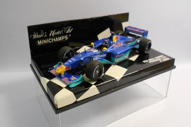 MINICHAMPS F1 1/43 Scale - 430 000016 RED BULL SAUBER PETRONAS P.DINIZ