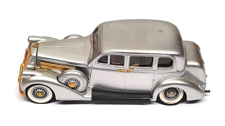 Brooklin Models 1/43 Scale BRK81 - 1936 Pierce Arrow 1601 Sedan - Silver