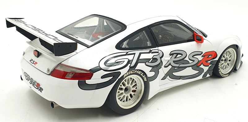 Minichamps 1/18 Scale WAP 021 602 15 - Porsche 911 GT3 RSR - White