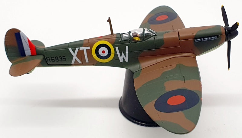 Corgi 1/72 Scale 49004 - Supermarine Spitfire Mk1 R6835/XT-W of Flg Off