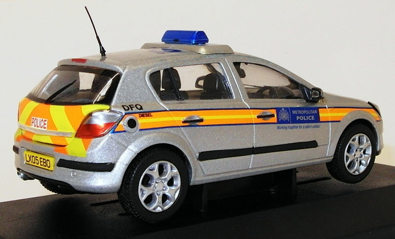 Vanguards 1/43 Scale VA09405 - Vauxhall Astra Metropolitan Police Response Unit