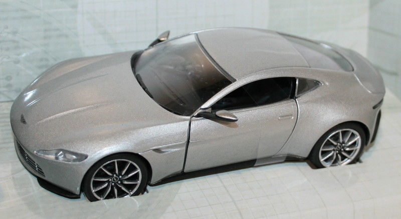 Corgi 1/36 Scale Approx CC08001 - James Bond 007 Aston Martin DB10 Spectre