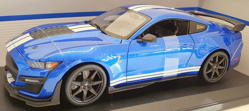 Maisto 1/18 Scale Model Car 31388 - 2020 Mustang Shelby GT500 - Blue