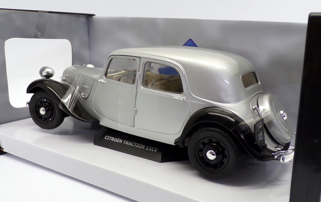 Solido 1/18 Scale S1800904 - Citroen Traction 11CV - Silver/Black