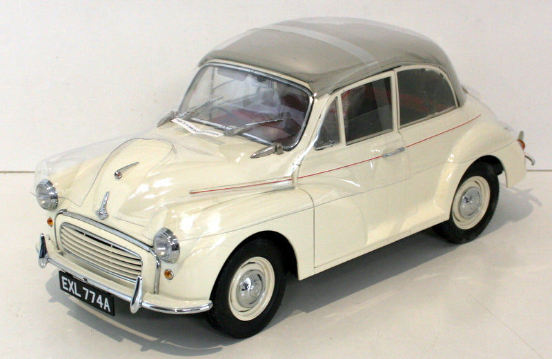 Sunstar 1/12 Scale Diecast 4774 - 1965 Morris Minor 1000 Tourer