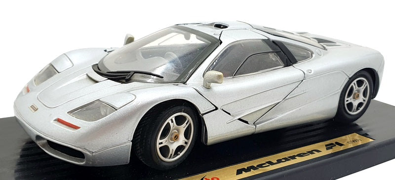 Maisto 1/18 Scale Model Car 31810 - 1993 McLaren F1 - Silver