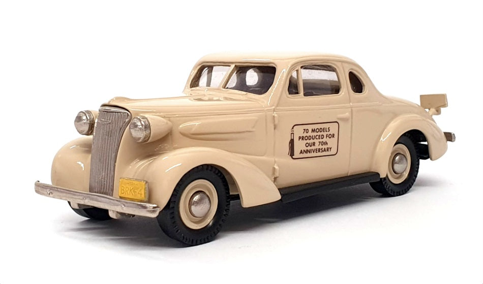 Brooklin ブルックリン Models 1/43 1937 CHEVROLET COUPE（ホワイト