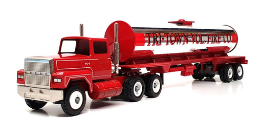 Winross 1/64 Scale WR020 - Ford Tanker Truck Tri-Town Fire Co. - Red