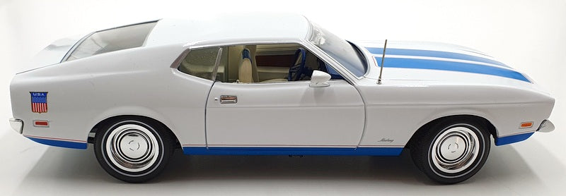 Ford Mustang Sprint 1972 1:18 Autoworld Branco - 20 anos! Loja on-line de miniaturas colecionáveis Ford Mustang Sprint 1972 1:18 Autoworld Branco - 20 anos! Loja on-line de miniaturas colecionáveis