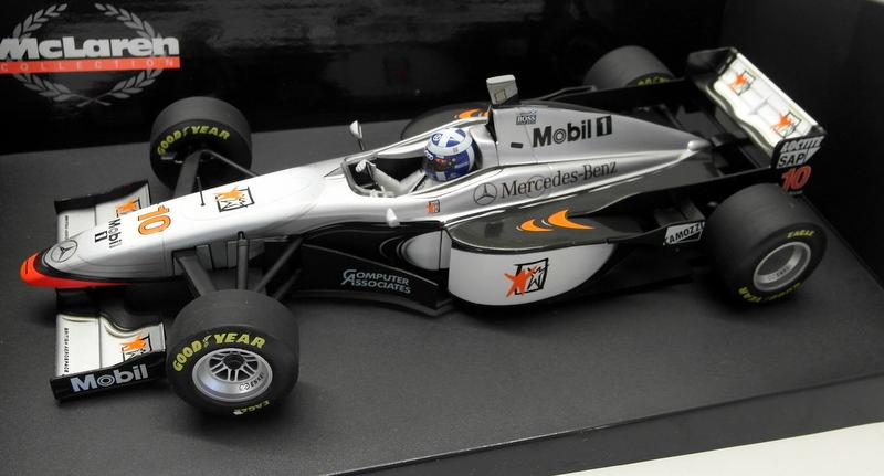 Minichamps 1/18 Scale - 530 971810 McLaren MP4/12 D. Coulthard Model F1 Car