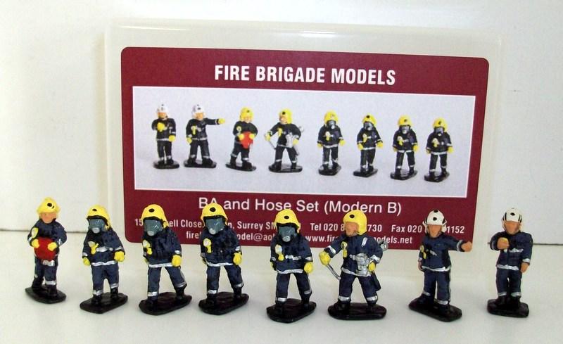 Fire Brigade models 1/72 Scale - FBM11 BA & Hose set modern B Figure set