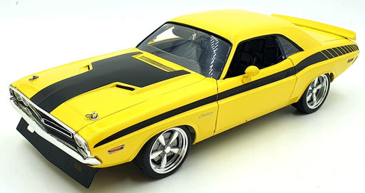Acme 1/18 Scale A1806020 - 1971 Dodge Challenger Trans AM Streetfighter - Yellow
