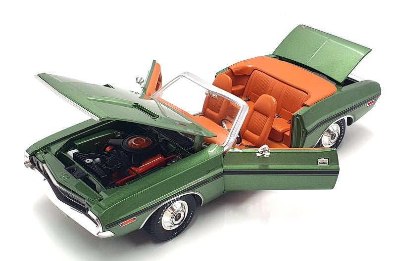 Greenlight 1/18 Scale 13586 - 1970 Dodge Challenger R/T - Green