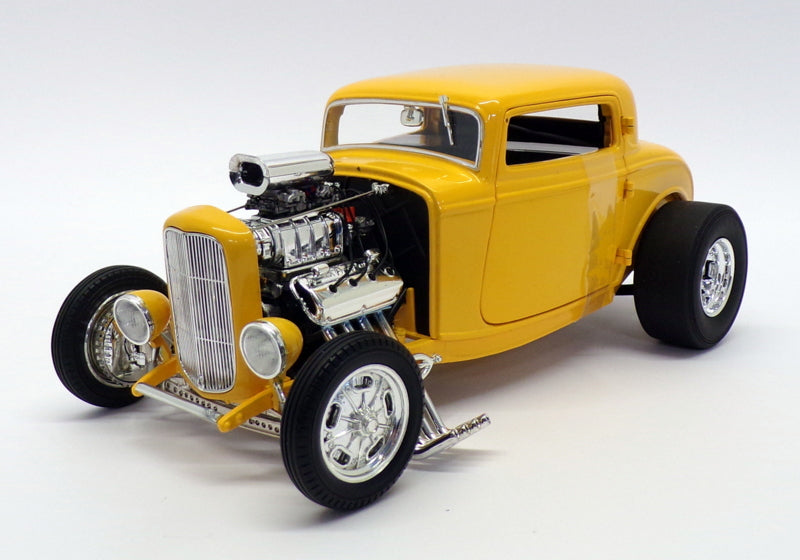 ACME 1/18 Scale Diecast A1805015 - 1932 Blown Ford Three Window - Yellow