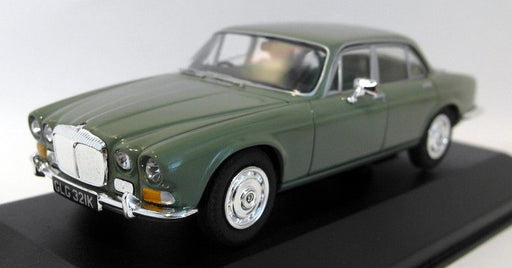 Vanguards 1/43 VA08805 Daimler Sovereign S1 4.2 Willow green