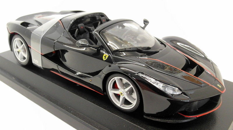 Burago 1/24 Scale Diecast - 18-26022 Ferrari LaFerrari Aperta Black