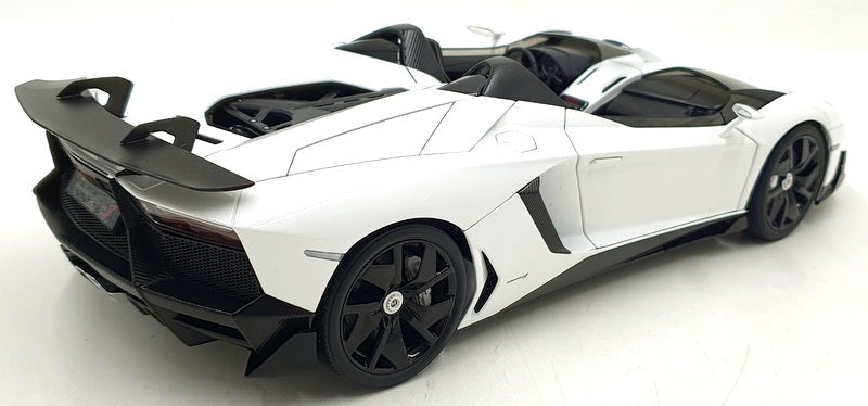 Autoart 1/18 Scale Diecast 74674 - Lamborghini Aventador J - White