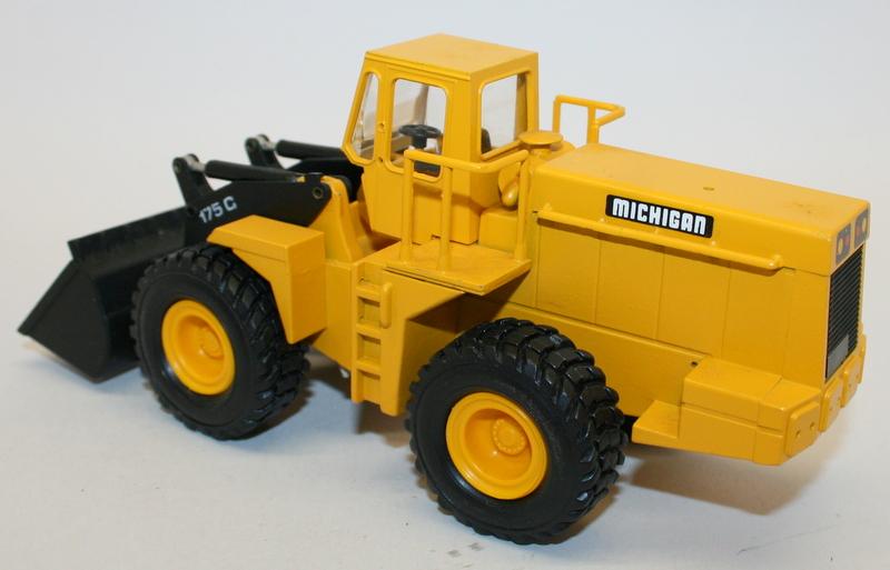 Conrad 1/50 Scale Diecast Metal Model - 2885 - Clark Michigan 175C Loader