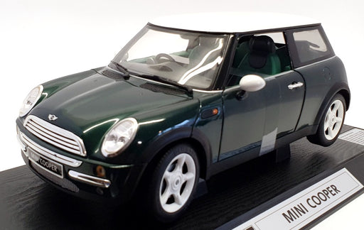 Revell 1/12 Scale Model Car 08452 - Mini Cooper - Green/White Roof