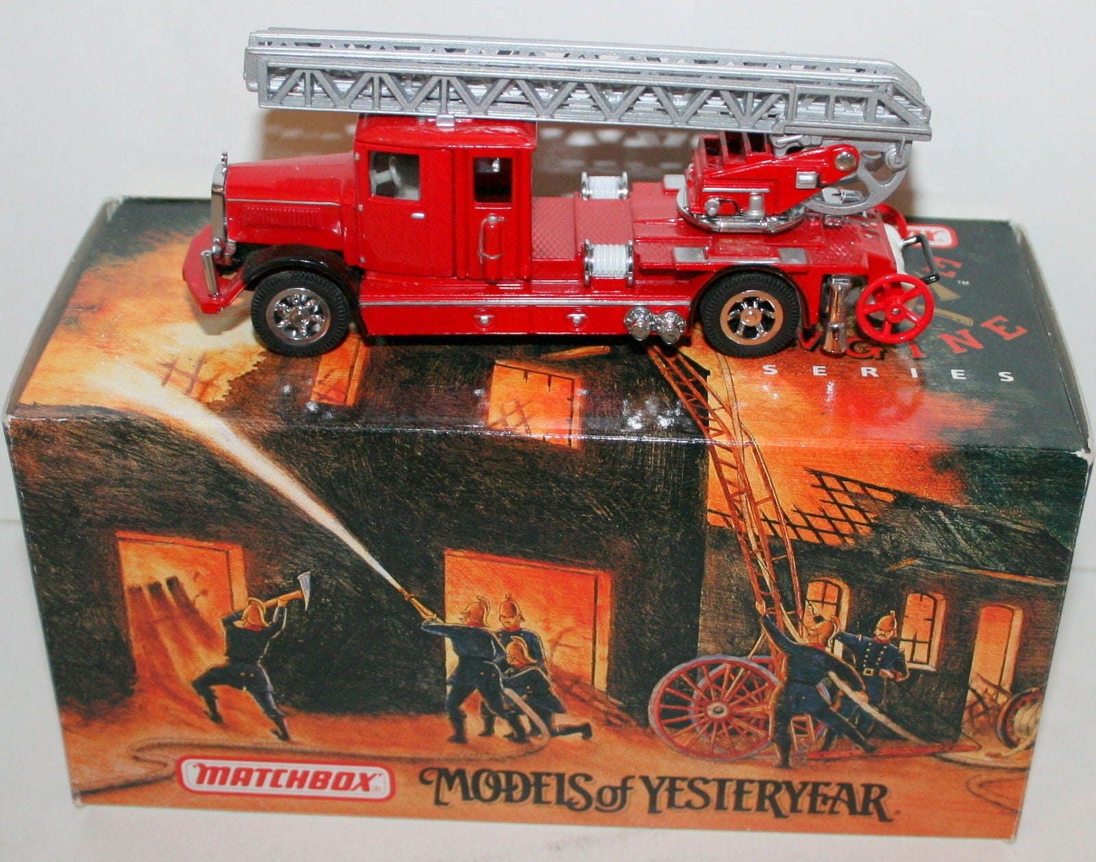 MATCHBOX YFE05 1932 MERCEDES-BENZ LADDER TRUCK