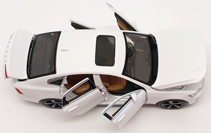 Tayumo 1/32 Scale Pull Back & Go 32100011 - Volvo S90 - White Pearl