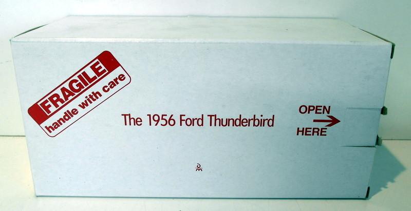 Danbury Mint 1/24 Scale Diecast - DMC3 1956 Ford Thunderbird Convertible red