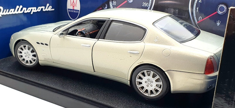 Hotwheels 1/18 Scale - C7527 - Maserati Quattroporte - Silver