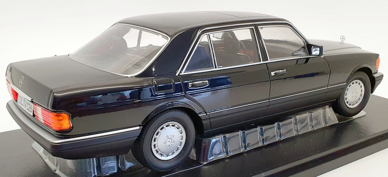 iScale 1/18 Scale Model Car 0060 - 1985 Mercedes Benz S Klasse - Blue