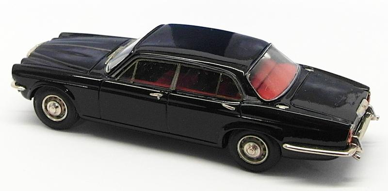 SMTS 1/43 Scale Model Car CL35 - Daimler Double Six - Dark Blue