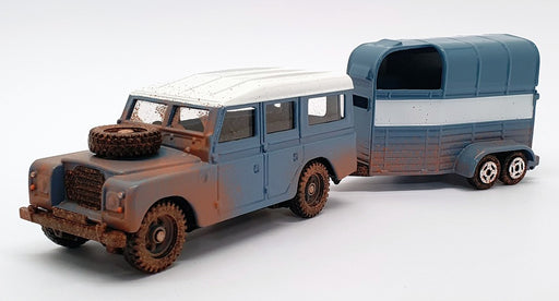 Corgi 1/36 Scale Diecast TY82702 - Land Rover & Horse Box - Blue
