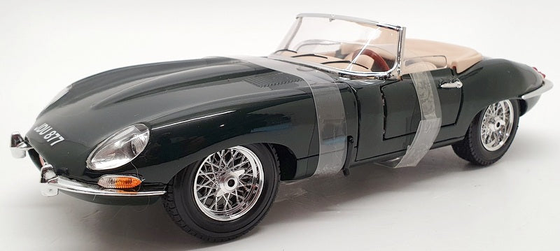 Burago 1/18 Scale Model Car #18 12046 - 1961 Jaguar E Cabriolet - Green