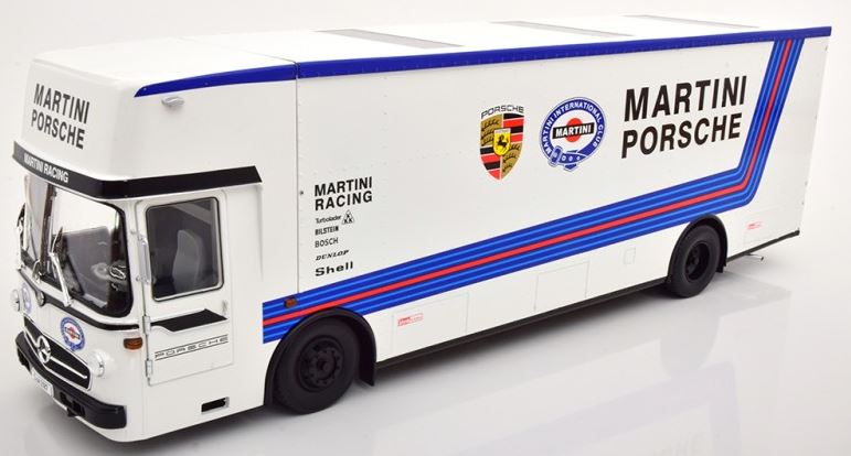 CMR 1/18 Scale CMR154 - 1968 Mercedes Benz 0317 Truck Car Transporter