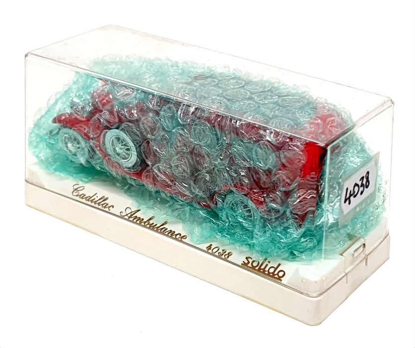 Solido 1/43 Scale 4038 - Cadillac Ambulance Manhattan Fire Brigade - Red