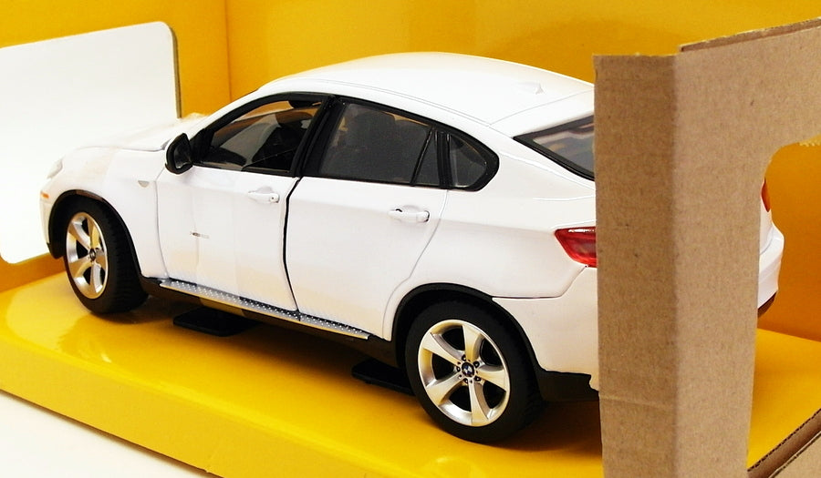 Rastar 1/24 Scale Diecast Model Car 41500 - BMW X6 - White
