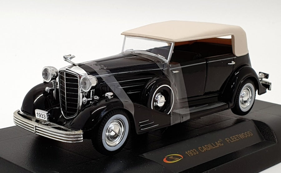 Signature 1/32 Scale Model Car SIG01 - 1933 Cadillac Fleetwood - Black