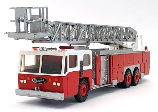 Conrad 1/50 Scale 5504 - E-One 95 Aerial Ladder 3 Axle Fire Engine