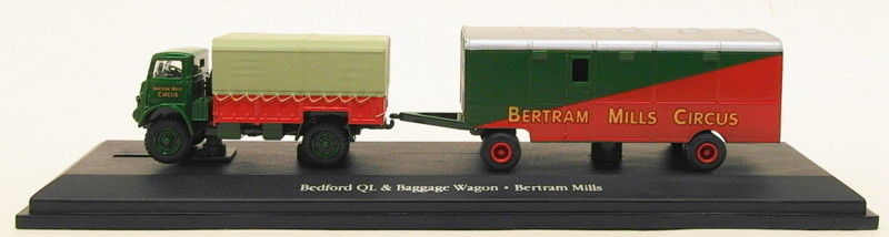 Atlas Editions 1/76 Scale 4 654 109 - Bedford QL & Baggage Wagon - Bertram Mills