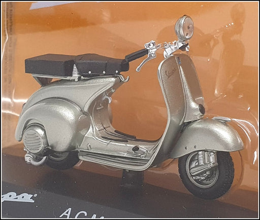 Altaya 1/18 Scale #11 - 1953 Piaggio Vespa A.C.M.A. 125 - Met Pale Green