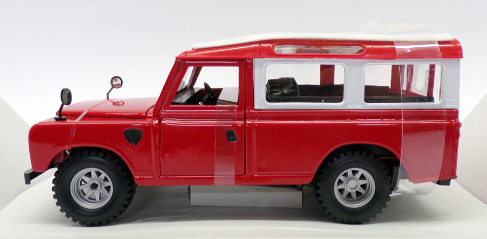 Burago 1/24 Scale Model Car 18-22063 - Land Rover Series II - Red