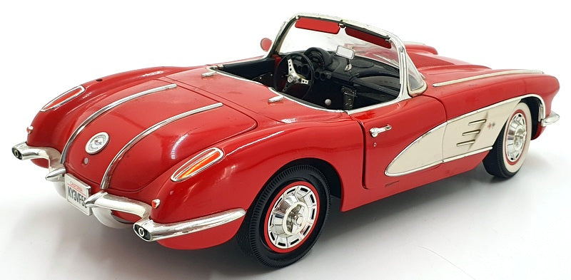 Solido 1/12 Scale Diecast 1201 - Chevrolet Corvette 1958 - Red/White