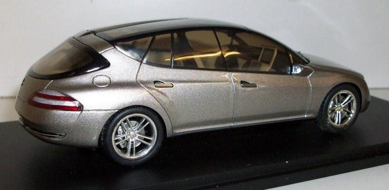 Spark 1/43 Scale - S1015 Mercedes Benz F500 2003