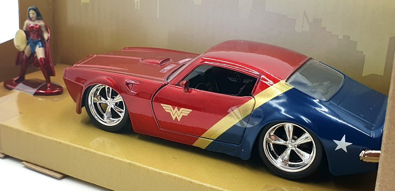 Jada 1/32 Scale 81330 - Wonder Woman Figure And 1972 Pontiac Firebird