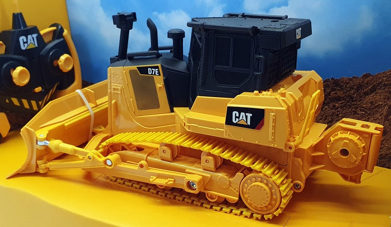 Diecast Masters 1/35 Scale Remote Control 23002 - CAT D7E Track-Type Tractor
