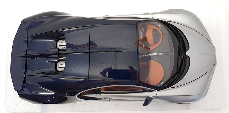 Autoart 1/18 Scale Diecast 70992 - Bugatti Chiron - Argent Silver/Atlantic Blue