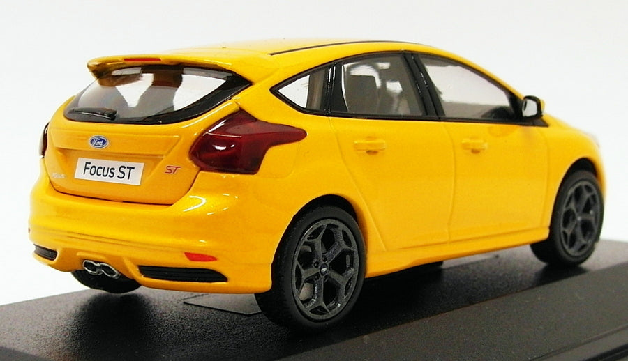 Minichamps 1/43 Scale Model Car FF01 - Ford Focus ST - ORANGE