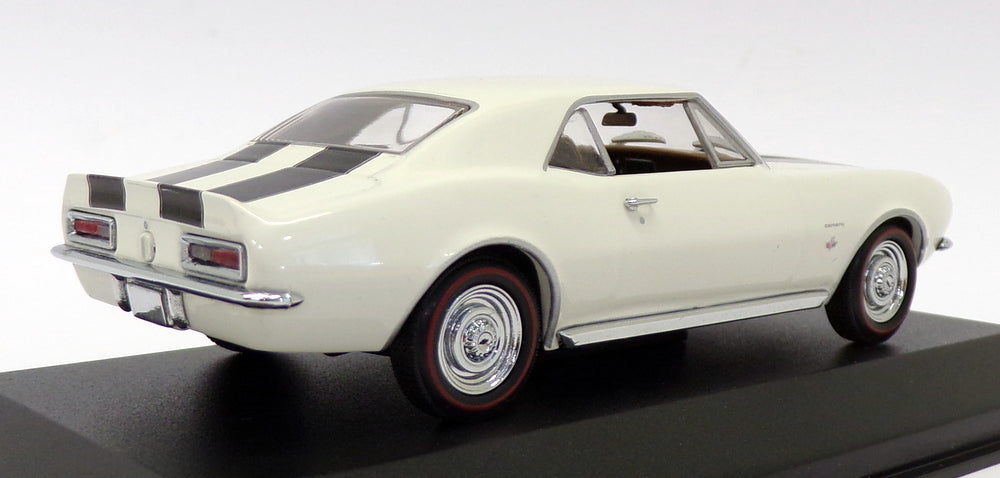 Minichamps 1/43 Scale 400 142720 - 1967 Chevrolet Camaro - White