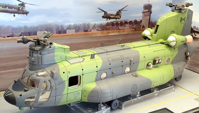 Forces of Valor 1/72 Scale 821005C - RCAF Boeing Chinook CH-147F