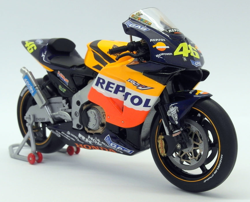 Minichamps 1/12 Scale Diecast - 122 027146 Honda RC211V MOTO GP 2002 Rossi