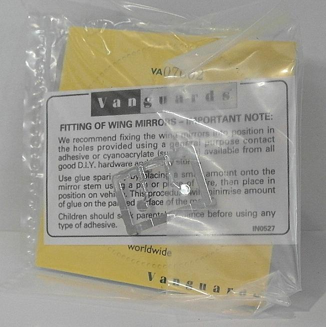 Vanguards 1/43 Scale Diecast VA07602 - Land Rover - British Rail